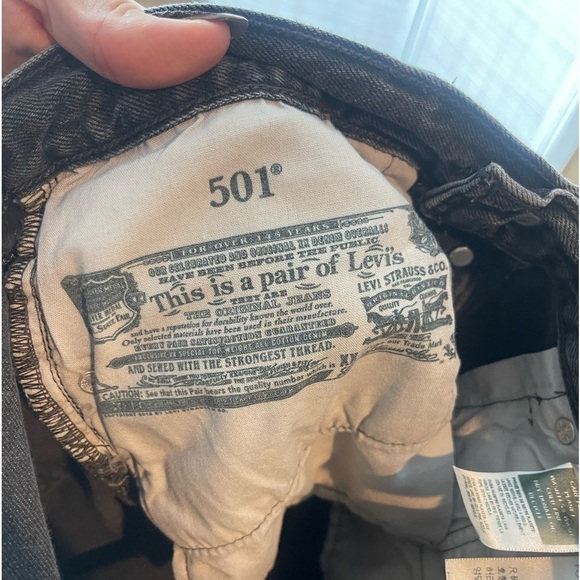 Levi’s Distressed Hem Black/Gray Wash Jeans Size 27 100% Cotton Frayed Hemline - Picture 9 of 9